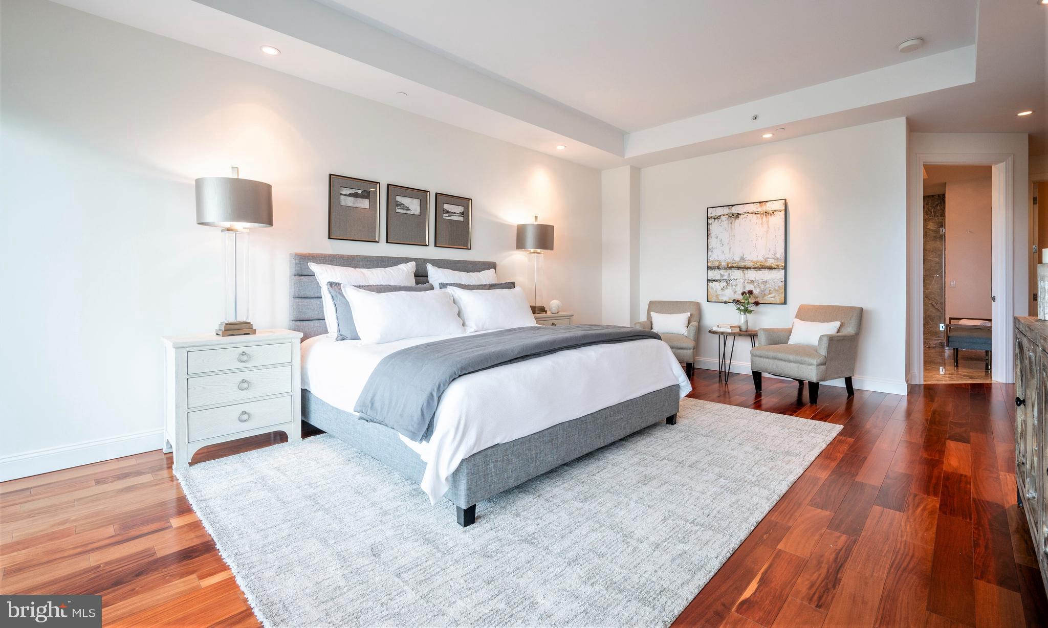 TURNBERRY TOWER - Residential