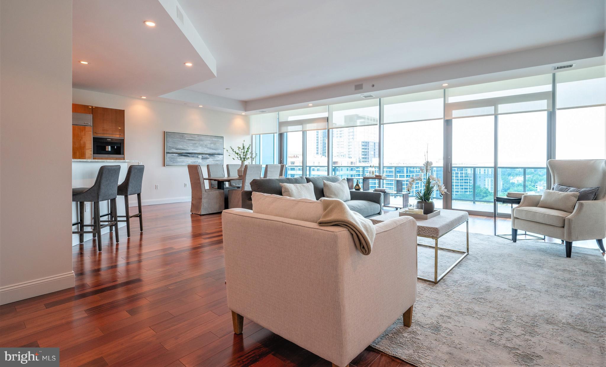 TURNBERRY TOWER - Residential