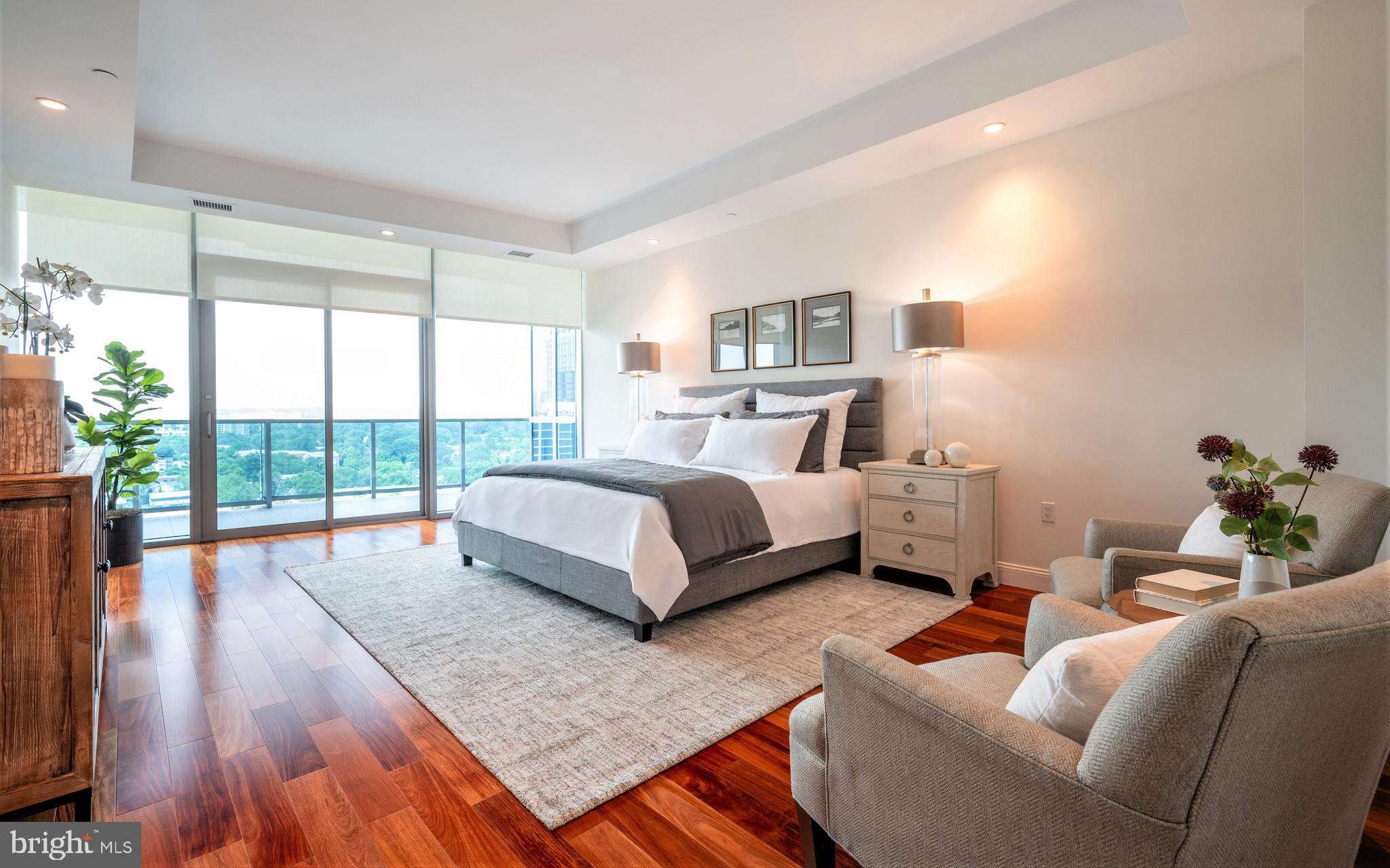 TURNBERRY TOWER - Residential