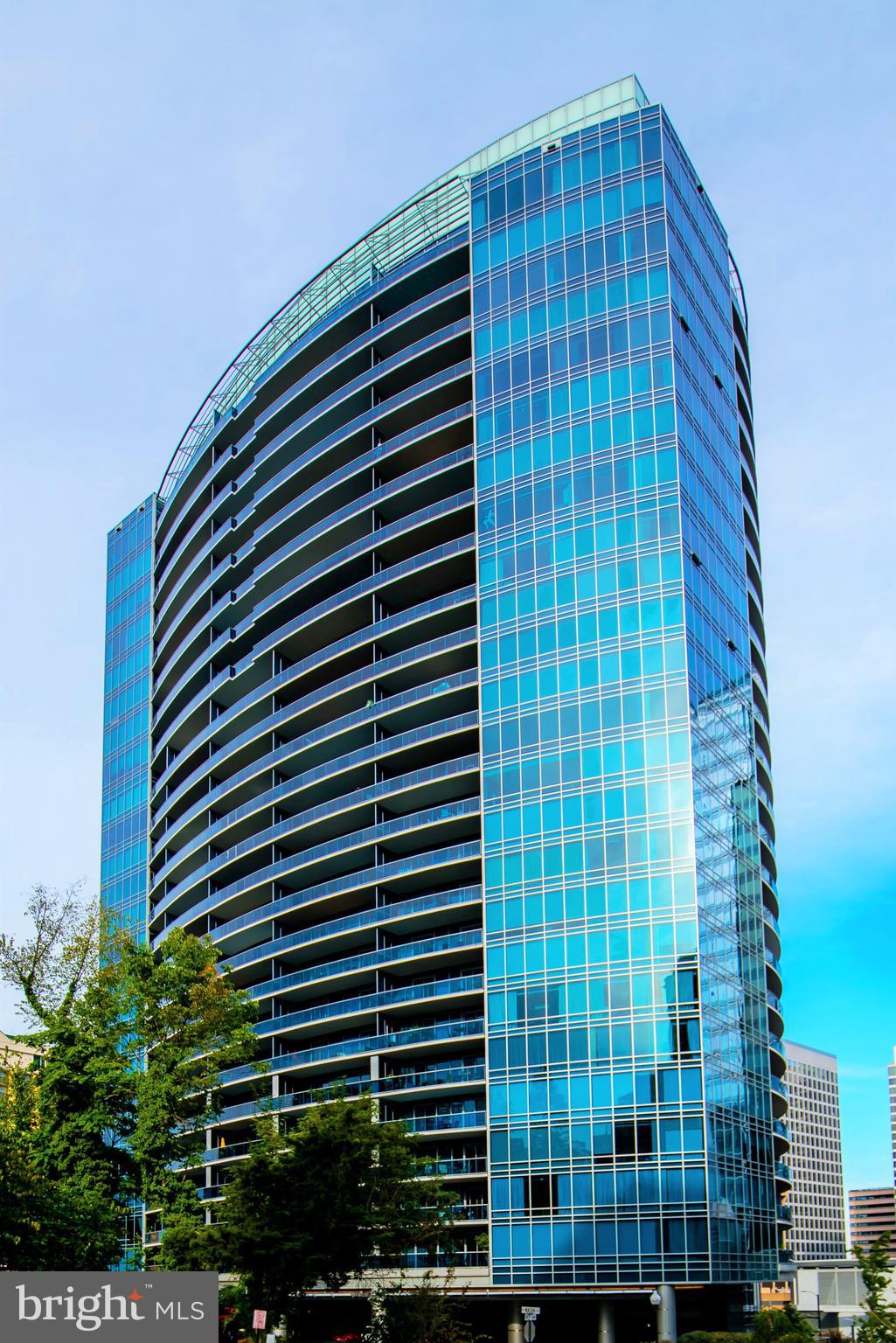 TURNBERRY TOWER - Residential