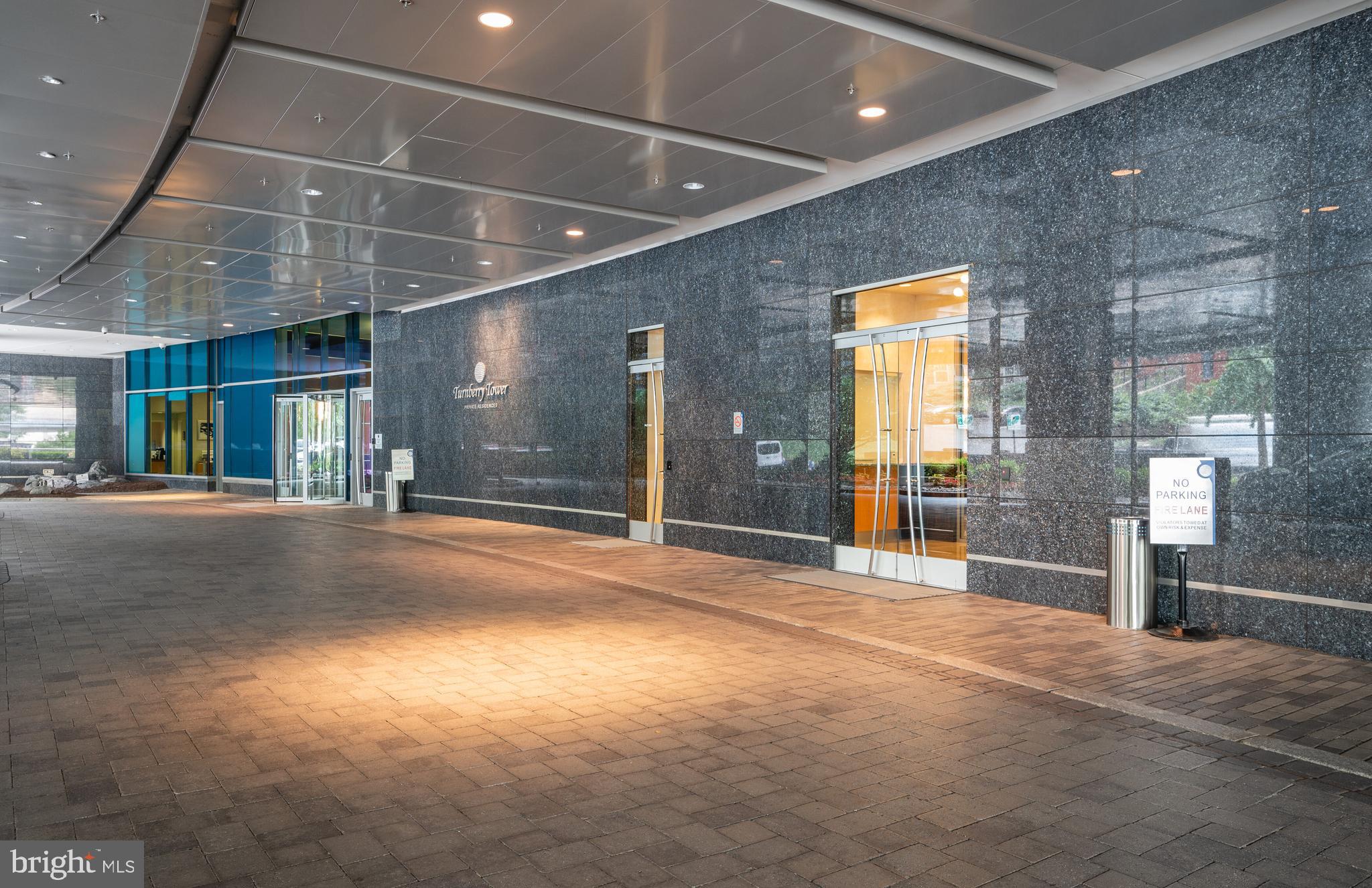 TURNBERRY TOWER - Residential