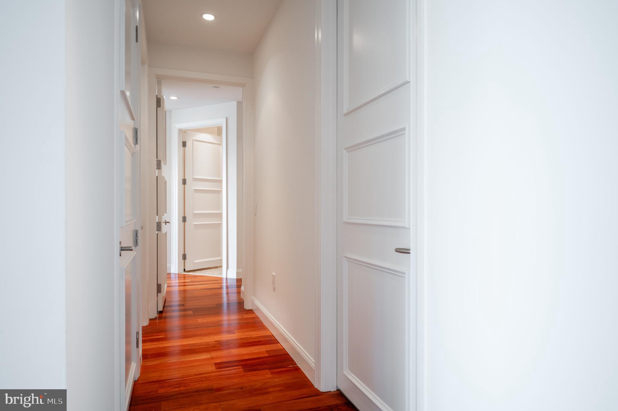 TURNBERRY TOWER - Residential