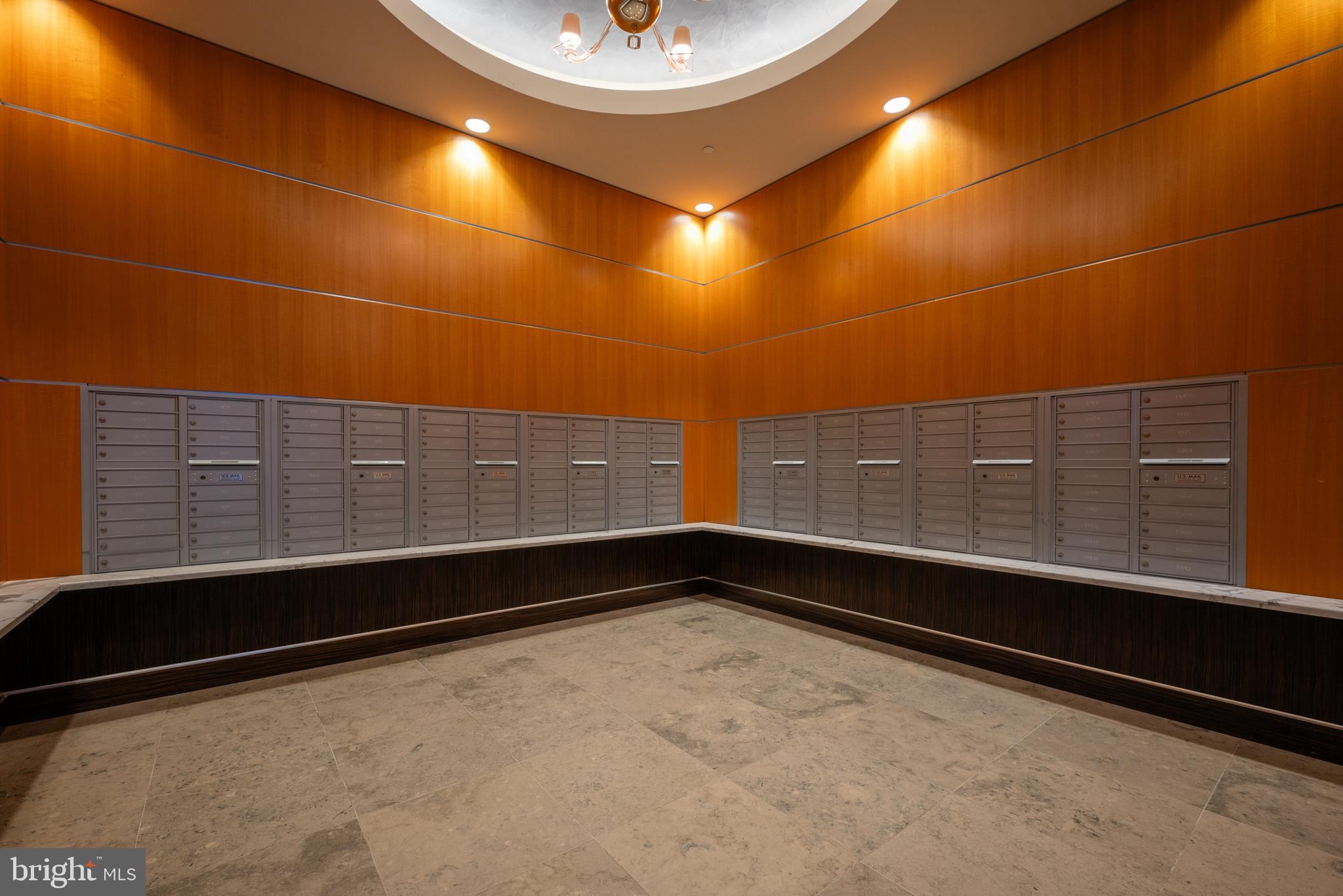 TURNBERRY TOWER - Residential