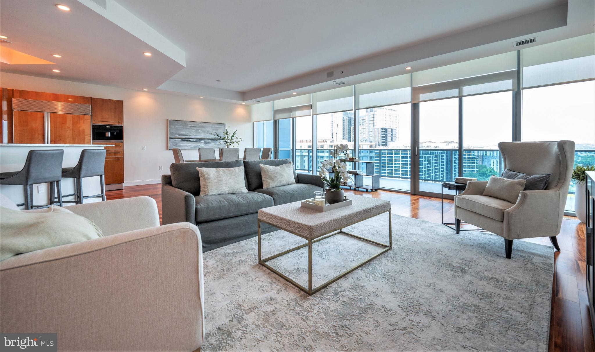 TURNBERRY TOWER - Residential