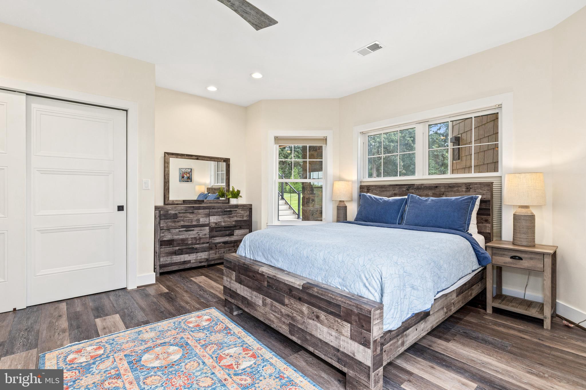 MOUNTAIN VISTA - Residential