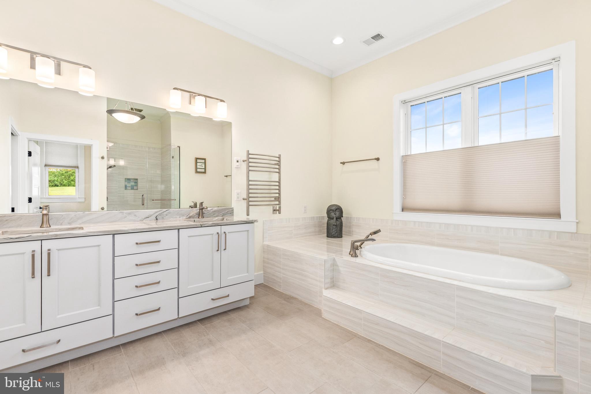 MOUNTAIN VISTA - Residential