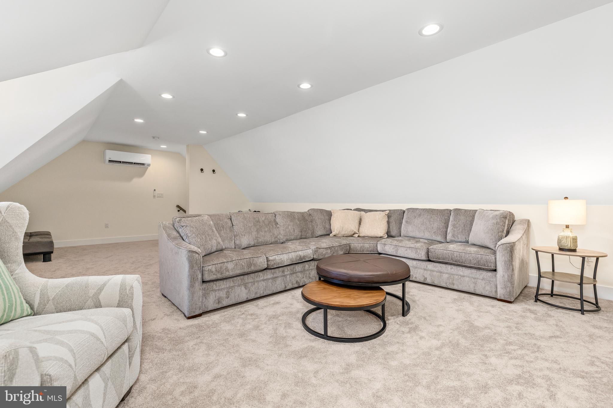 MOUNTAIN VISTA - Residential