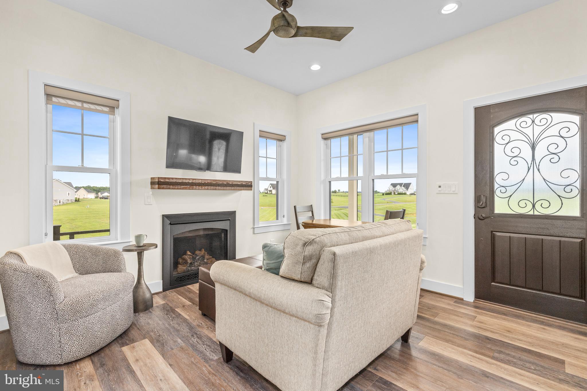 MOUNTAIN VISTA - Residential