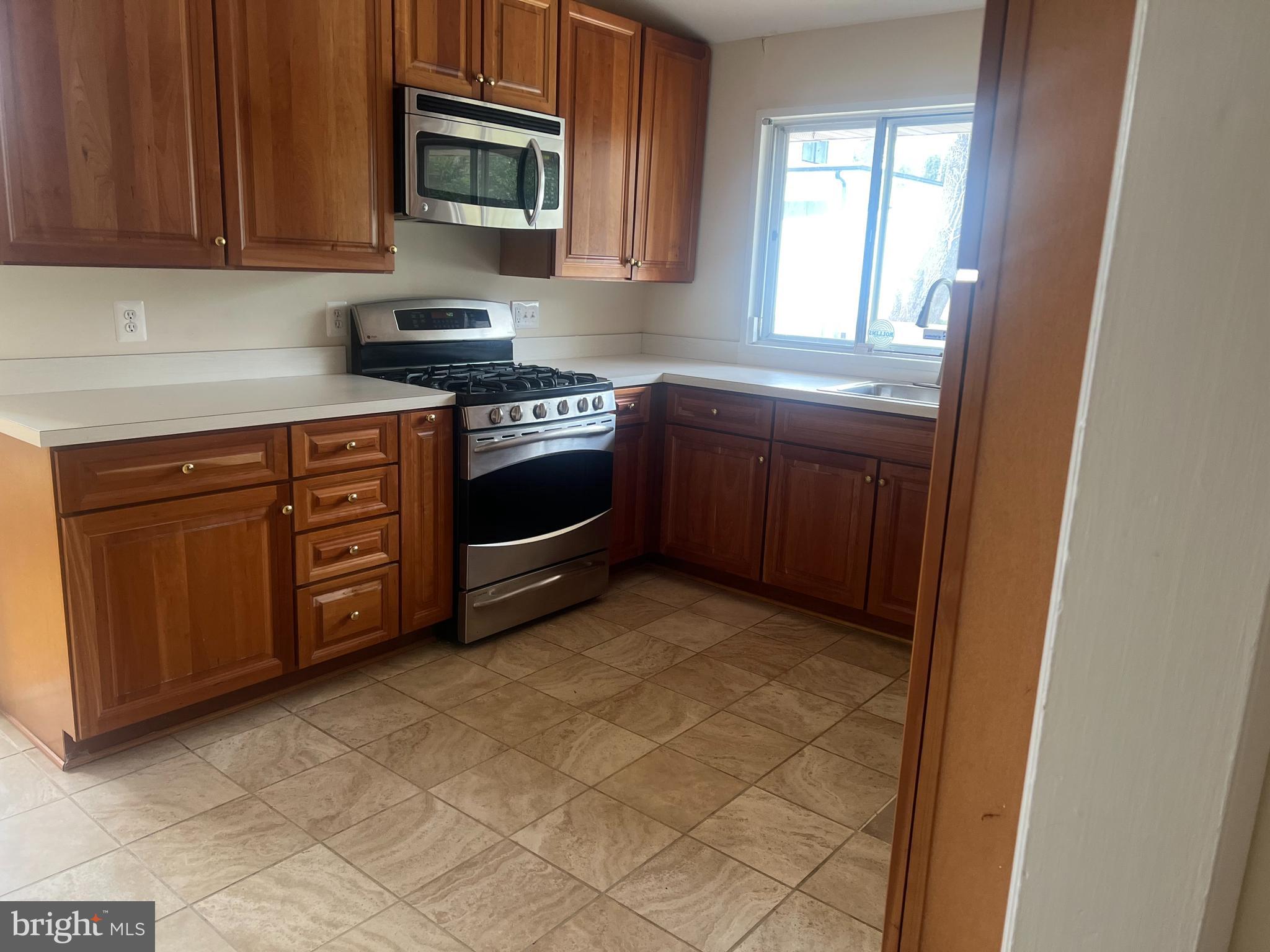 ROSEMONT - Residential Lease