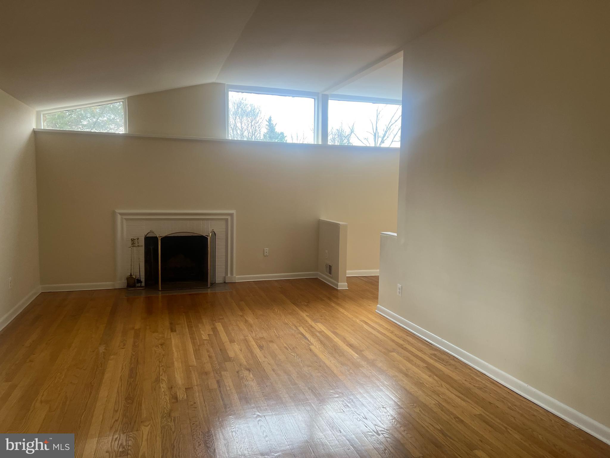 ROSEMONT - Residential Lease