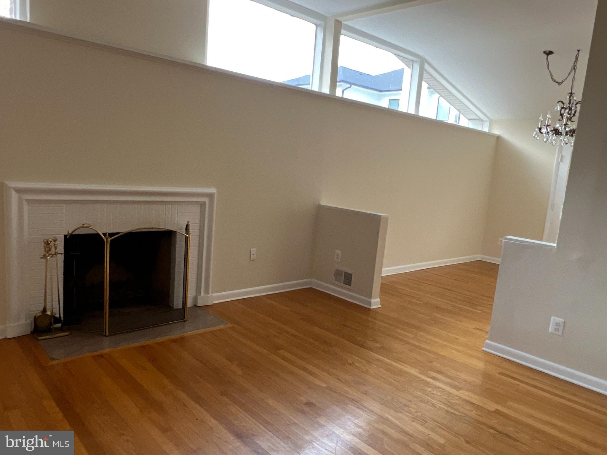 ROSEMONT - Residential Lease