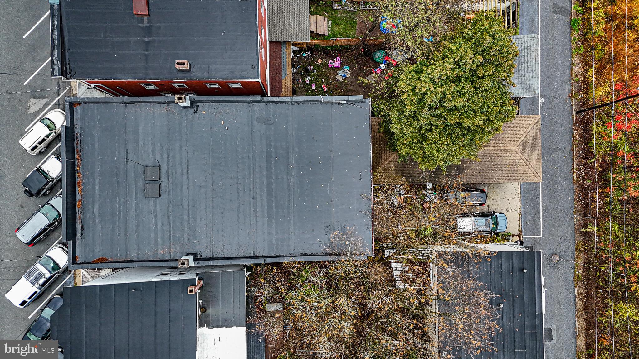 231 E RIDGE STREET 233