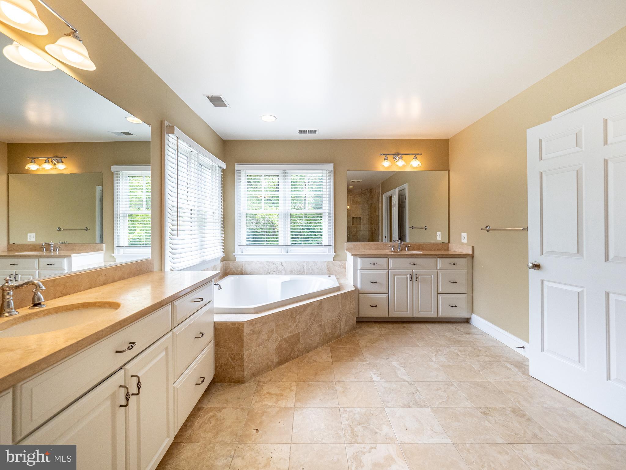 PINEVIEW - Residential