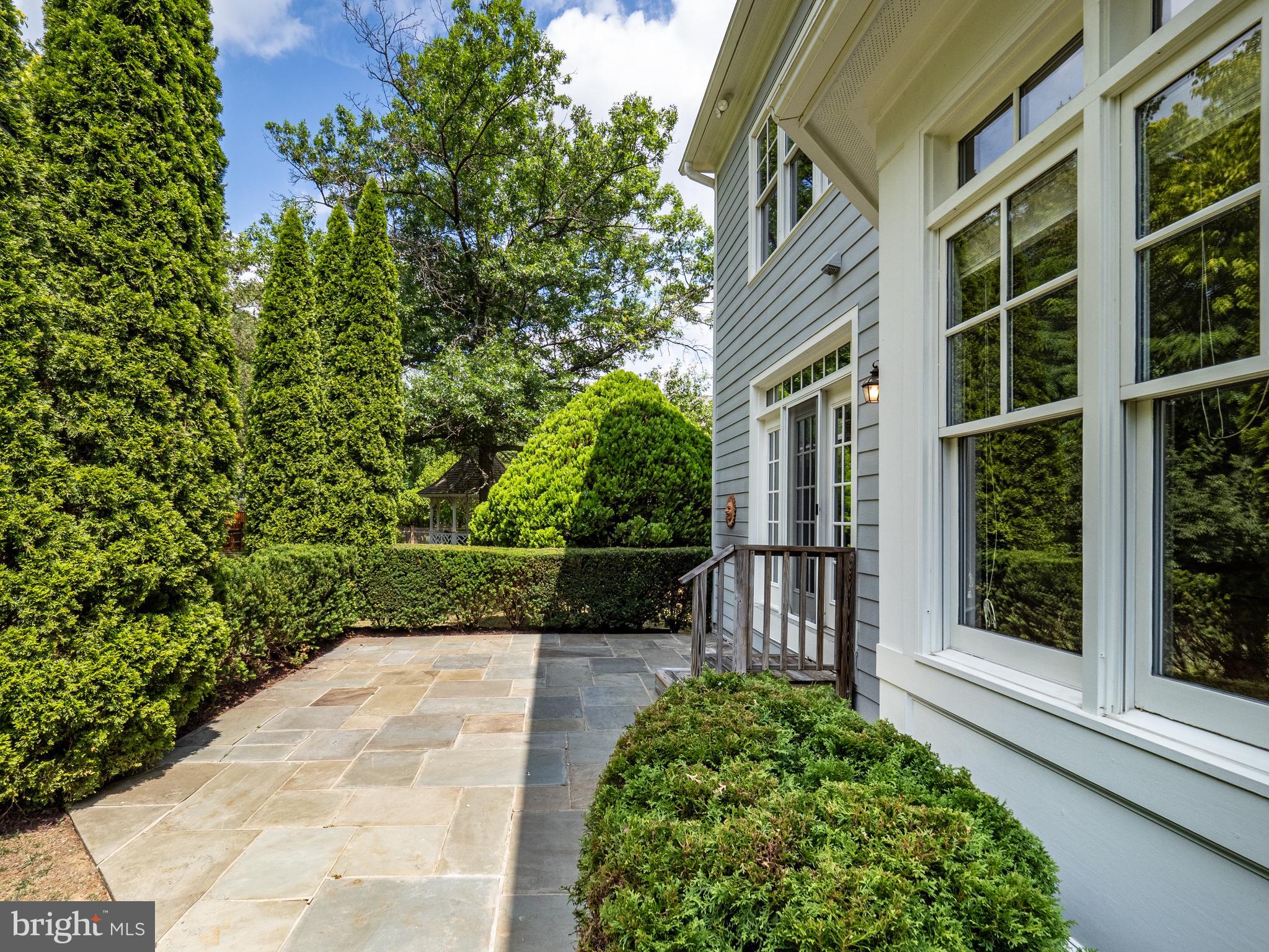 PINEVIEW - Residential