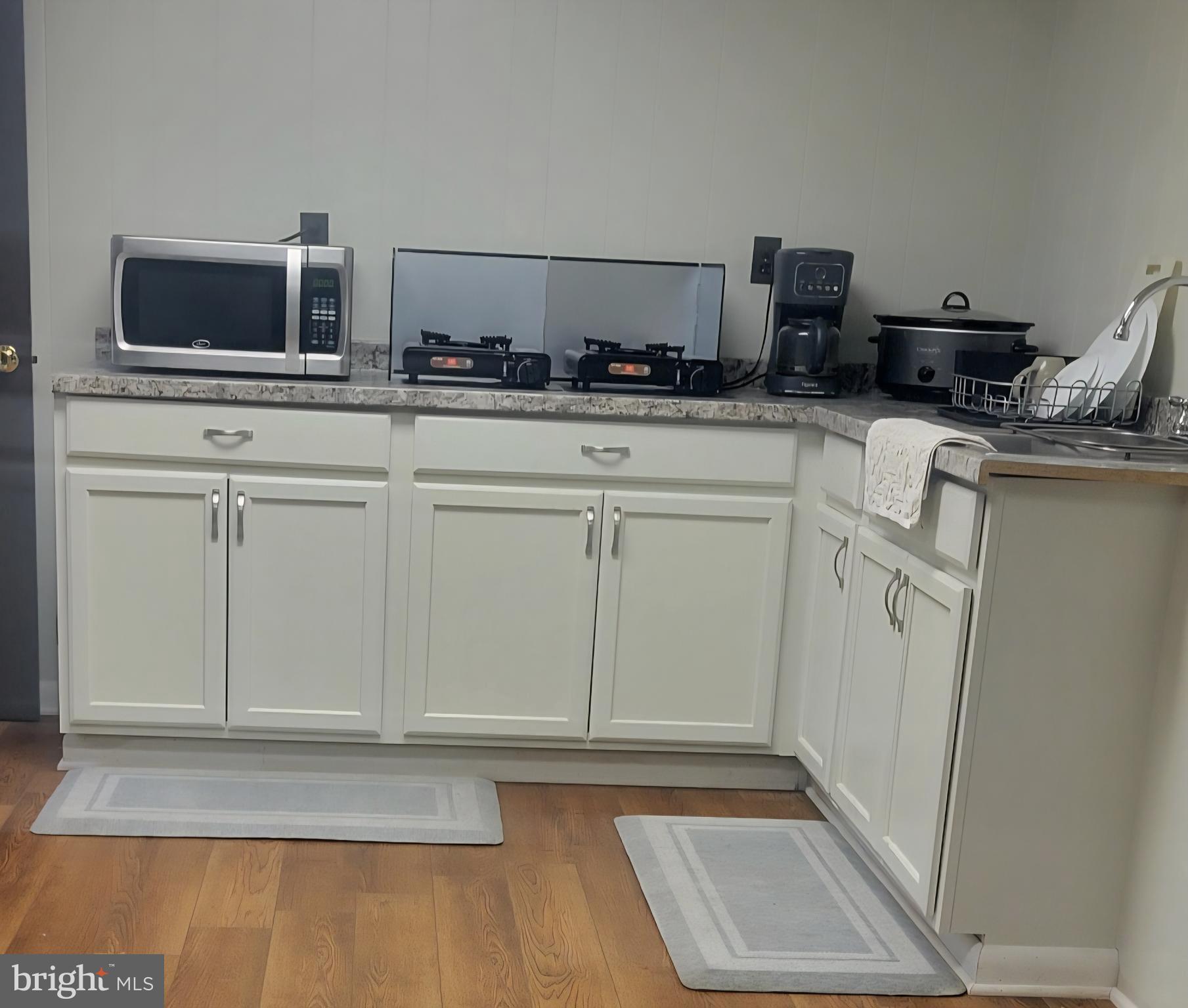 3905 STOCONGA DR.