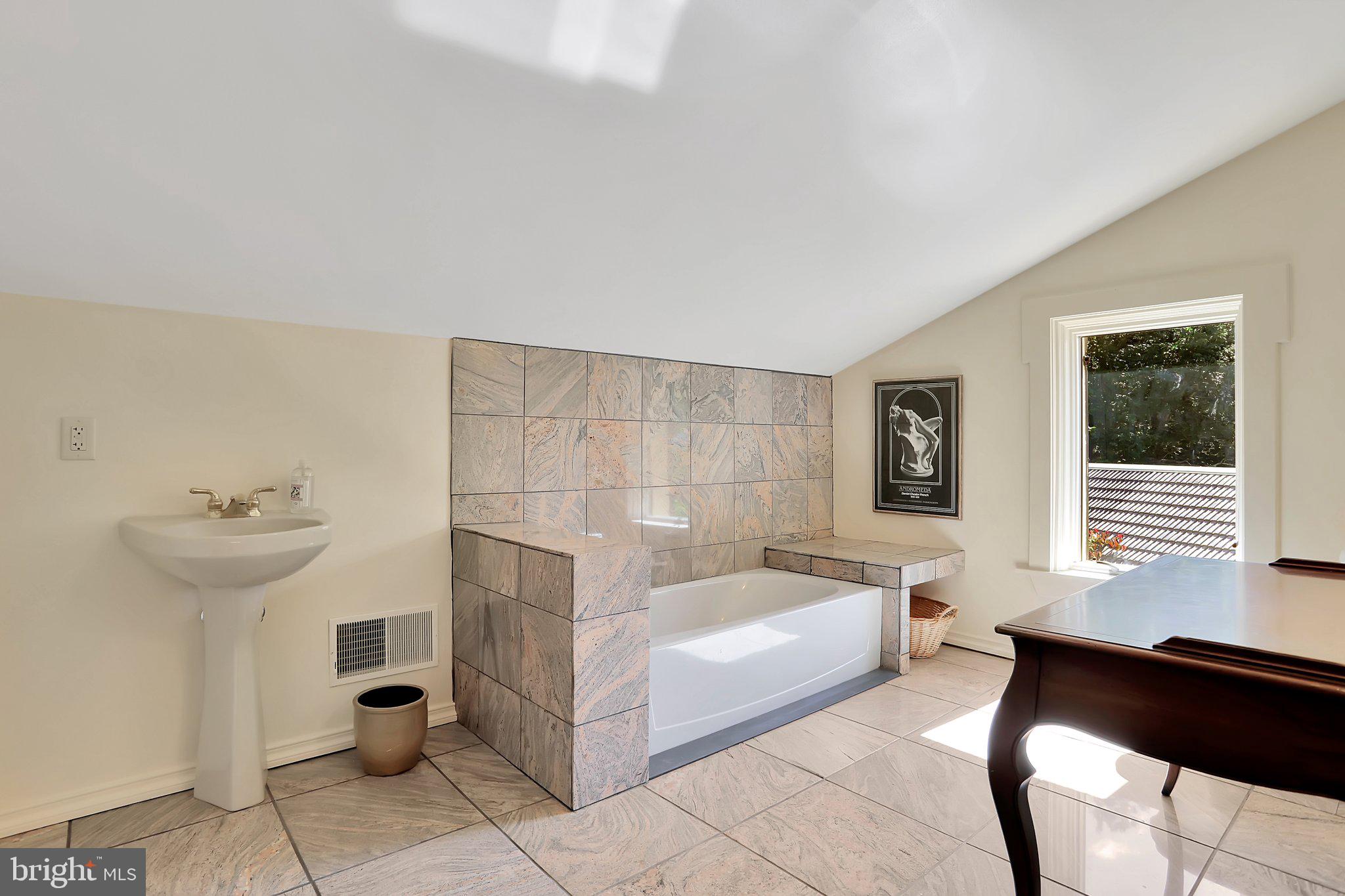 KENTISH DOWNS - Residential