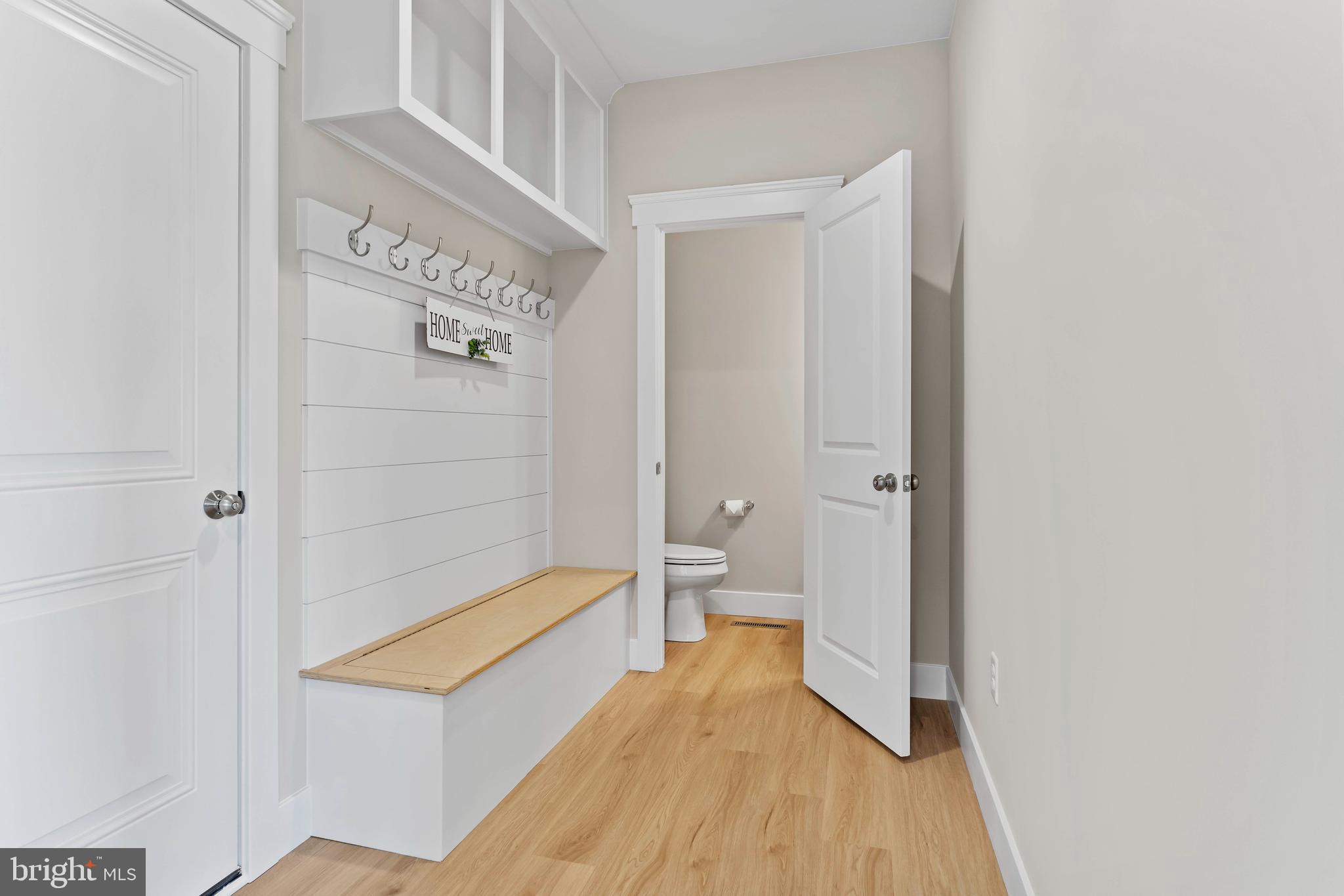 THE MEADOWS AT COLONIAL CLUB - Residential