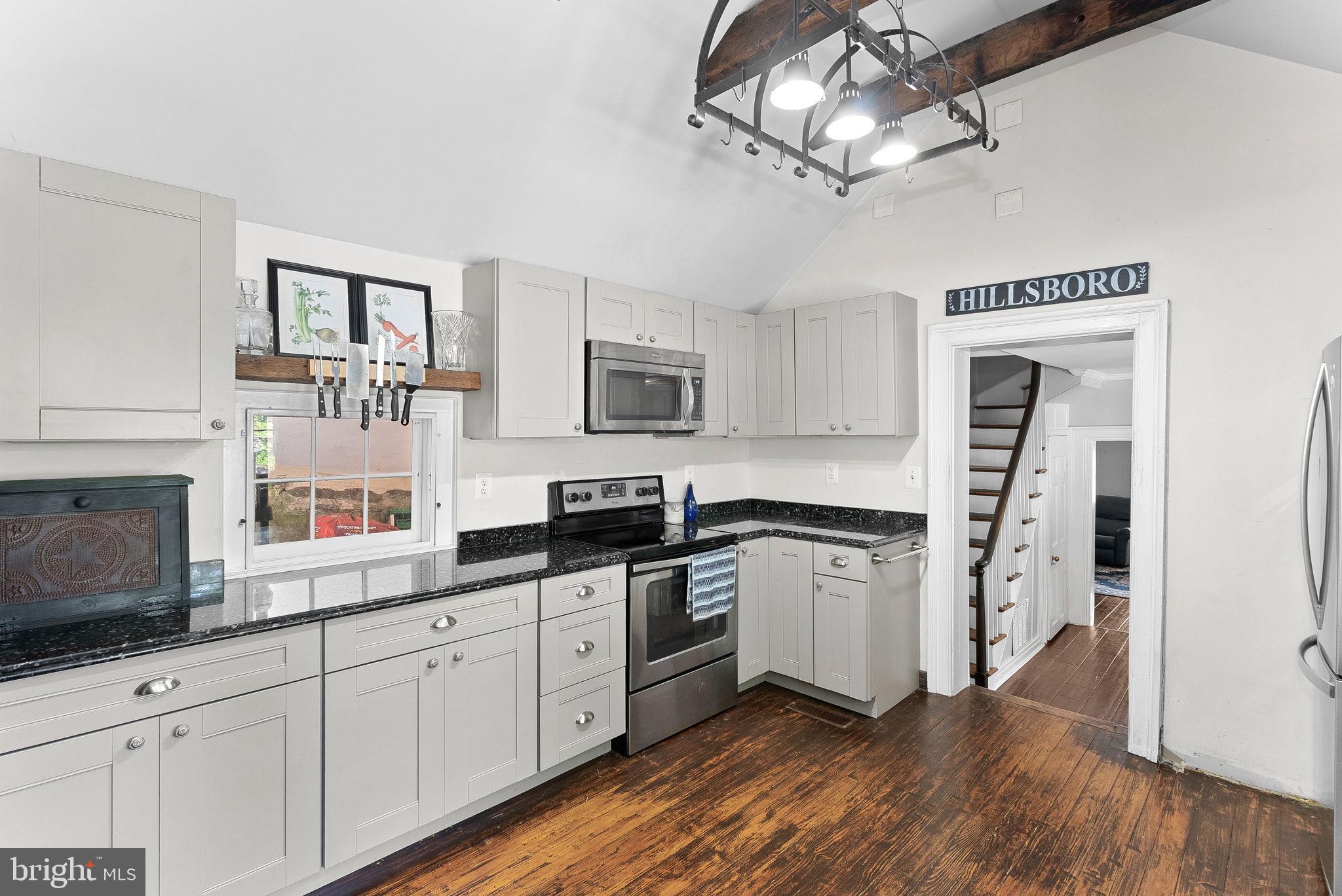 TOWN OF HILLSBORO - Residential