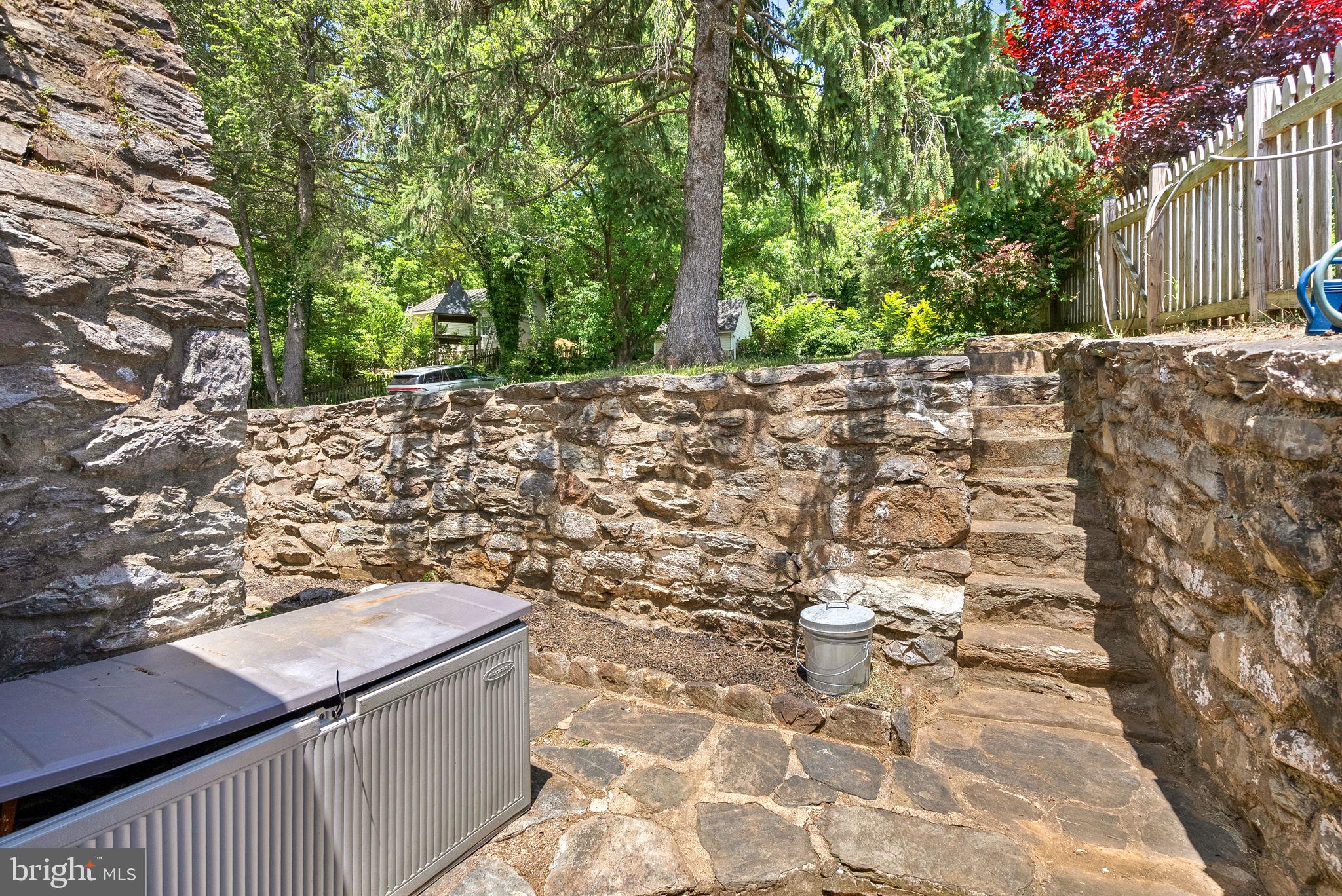 TOWN OF HILLSBORO - Residential