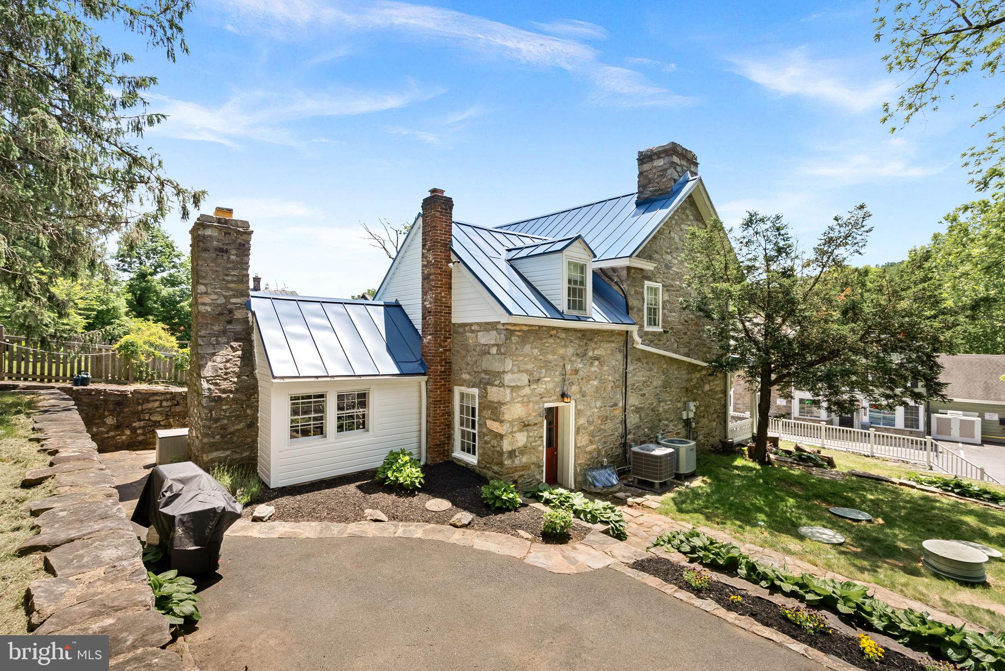 TOWN OF HILLSBORO - Residential