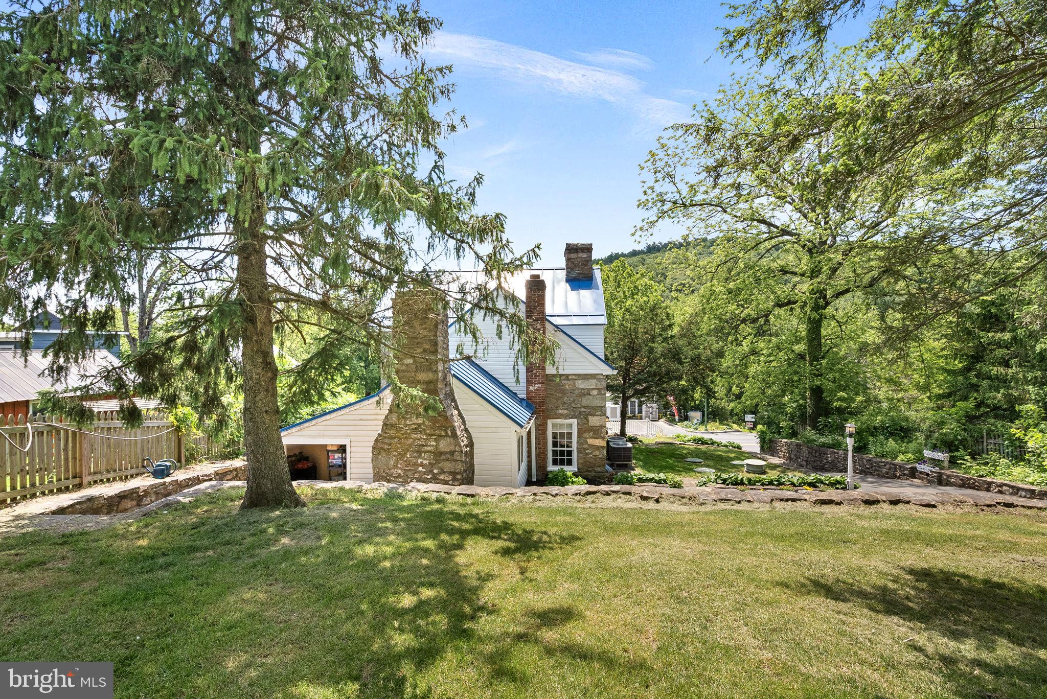 TOWN OF HILLSBORO - Residential