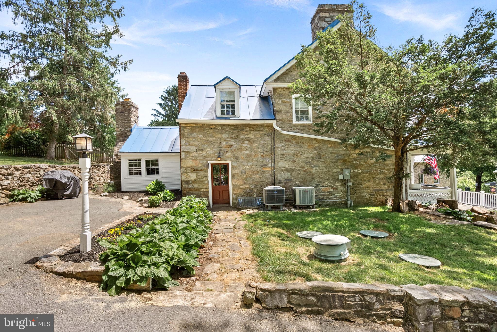 TOWN OF HILLSBORO - Residential