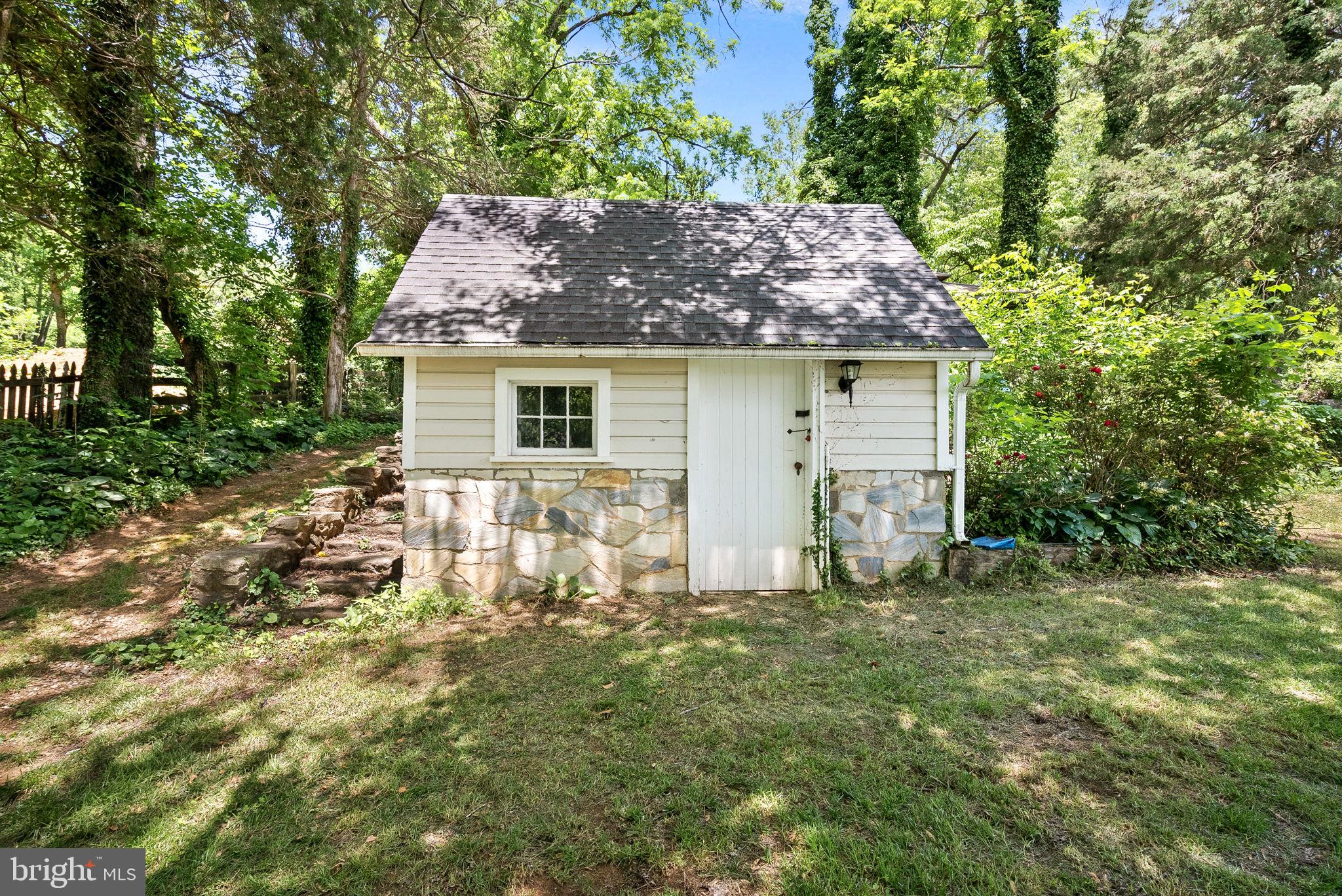 TOWN OF HILLSBORO - Residential