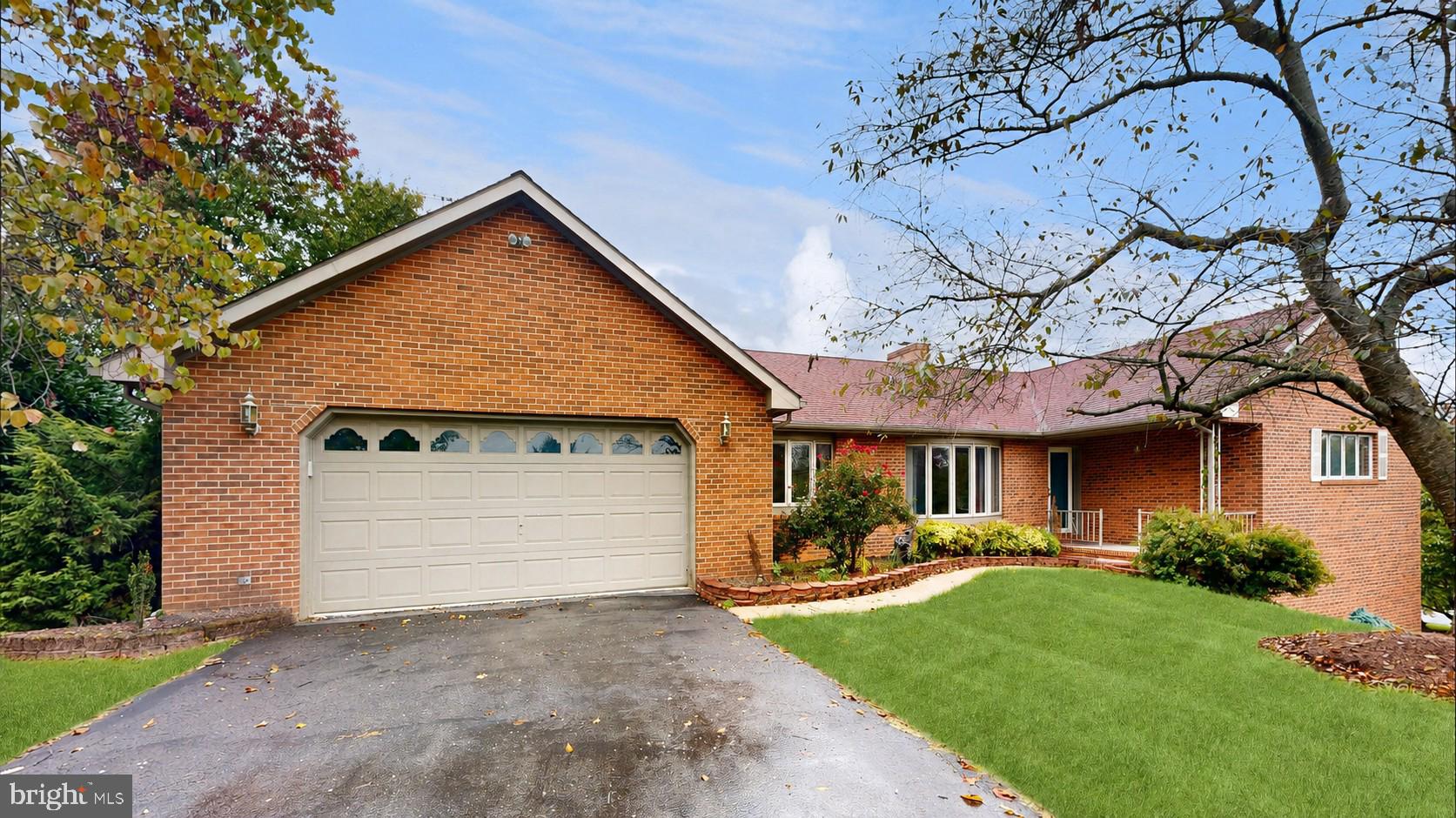 WINFIELD - Residential