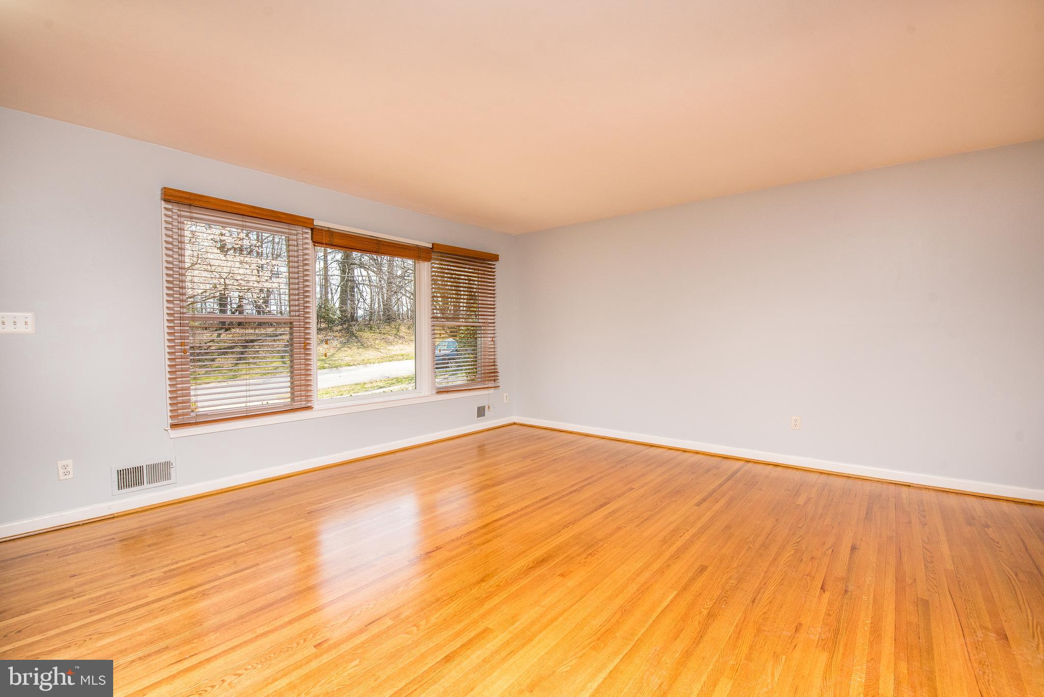 KEMP MILL HILLS - Residential