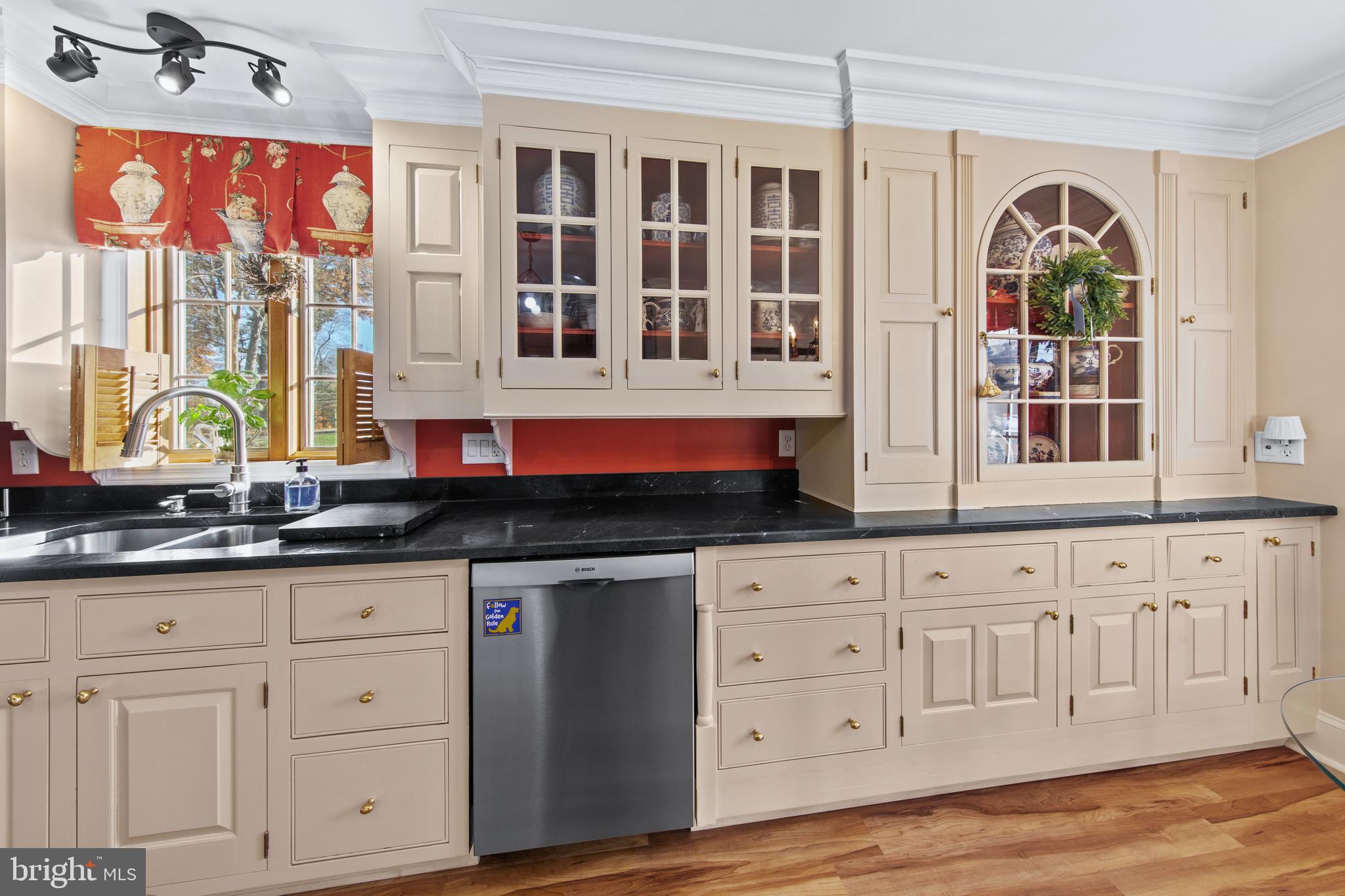 MILFORD - Residential