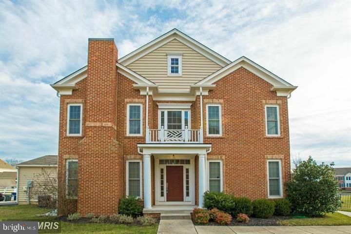 RED CEDAR MIDDLE VILLAGE - Residential Lease