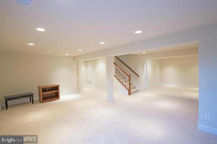 RED CEDAR MIDDLE VILLAGE - Residential Lease