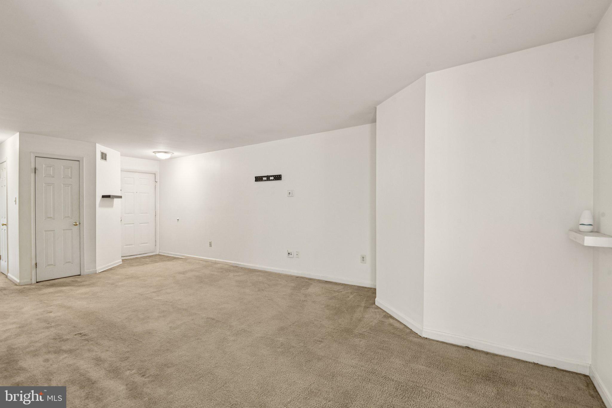 RIVERCHASE CONDOS - Residential