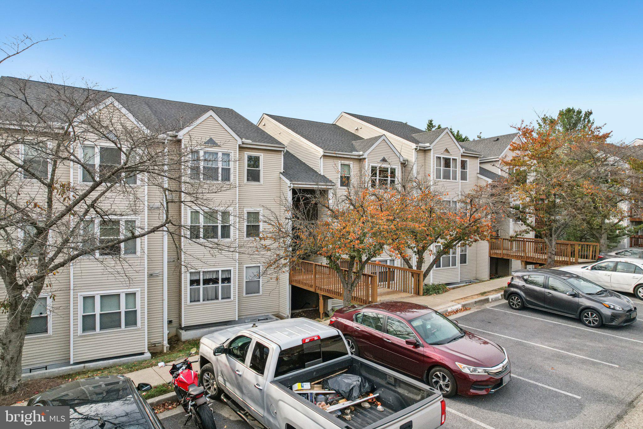 RIVERCHASE CONDOS - Residential