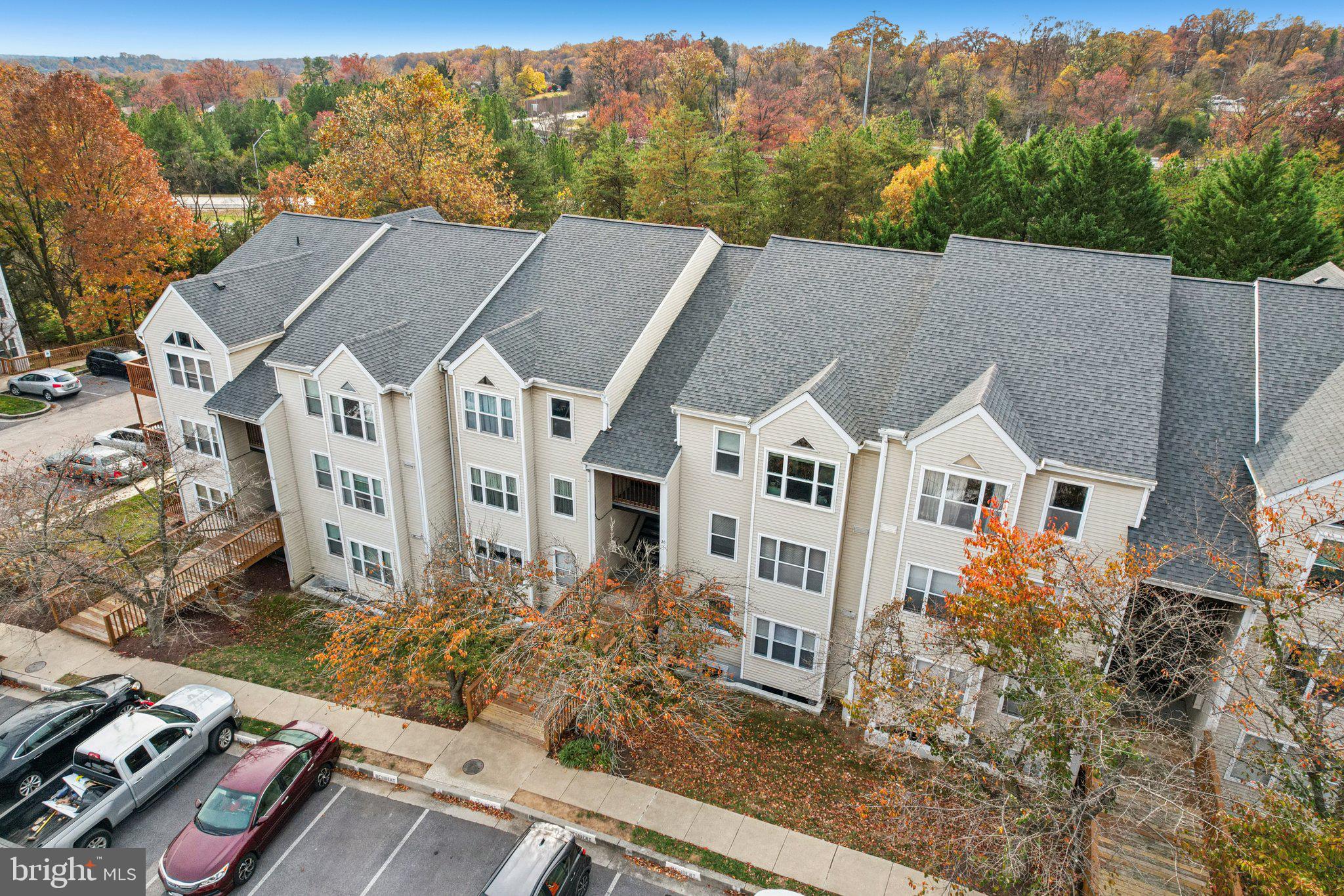 RIVERCHASE CONDOS - Residential