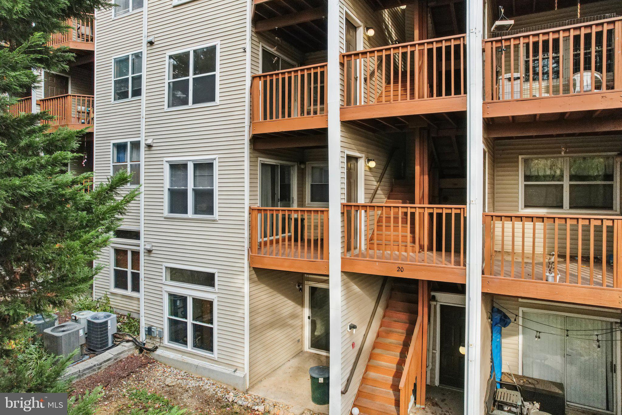 RIVERCHASE CONDOS - Residential