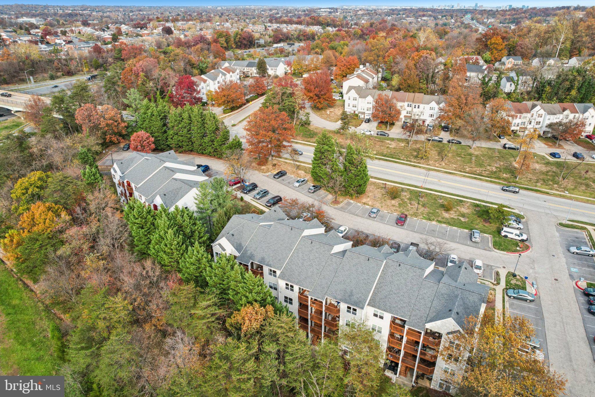 RIVERCHASE CONDOS - Residential