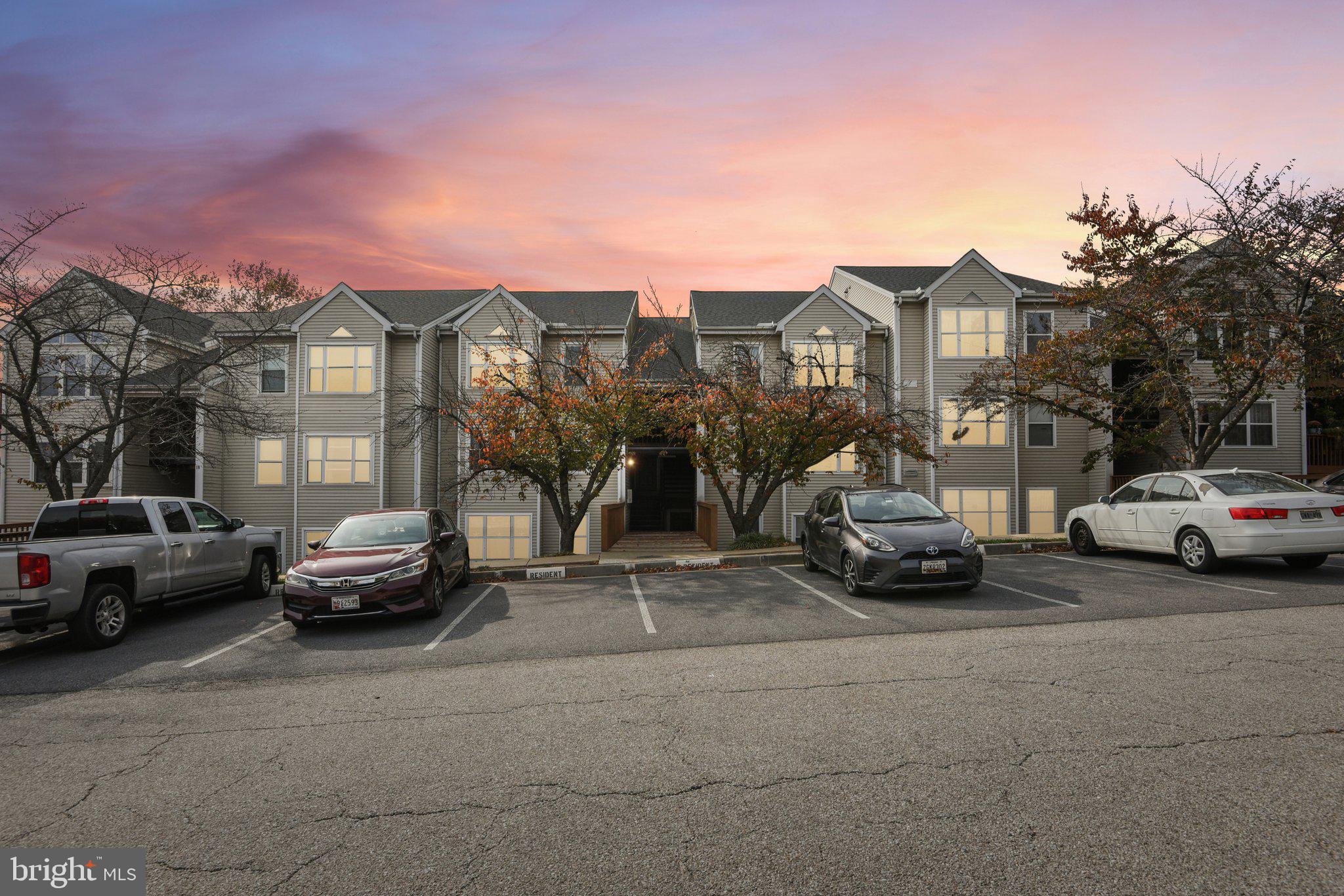 RIVERCHASE CONDOS - Residential