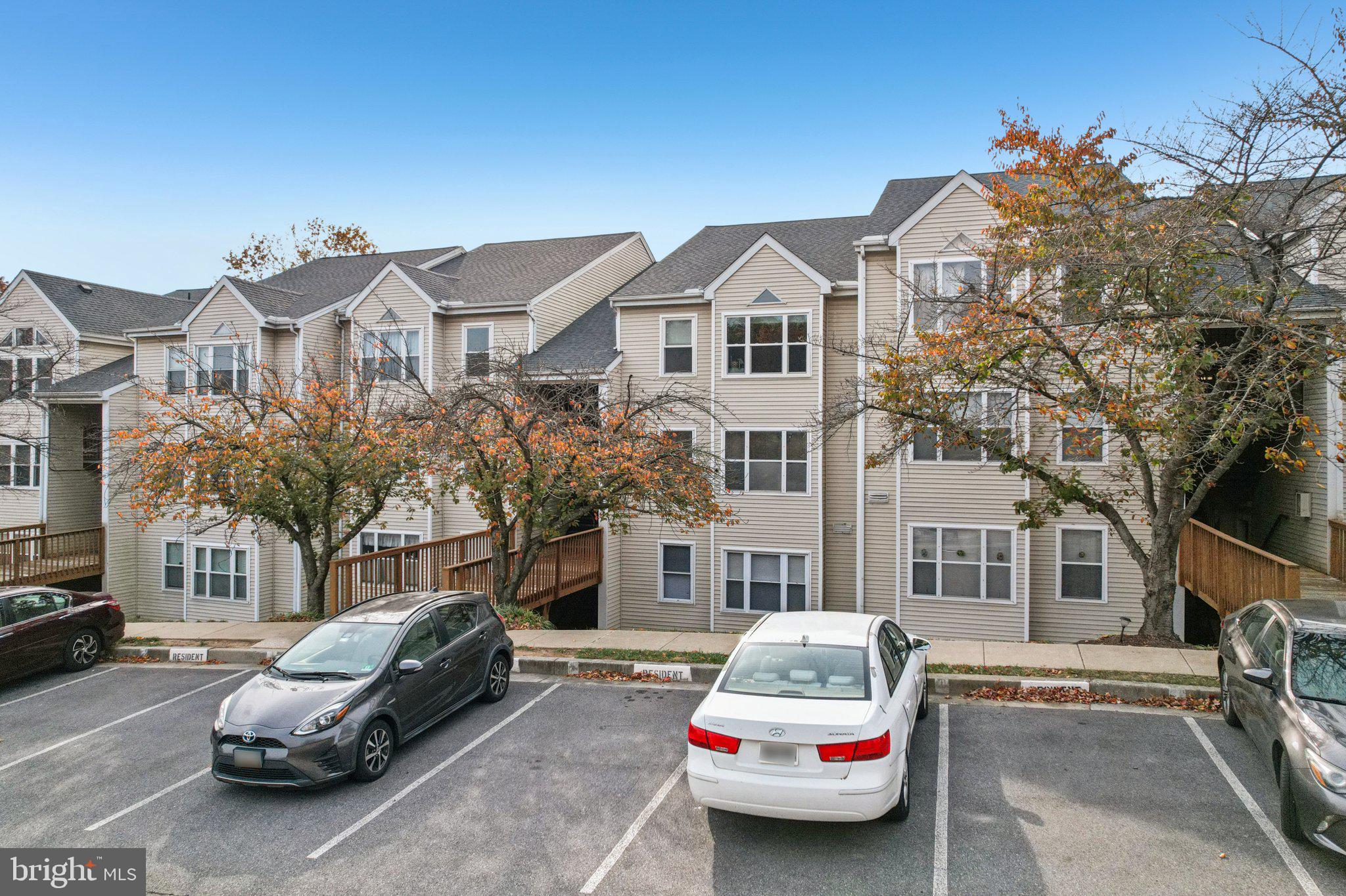 RIVERCHASE CONDOS - Residential