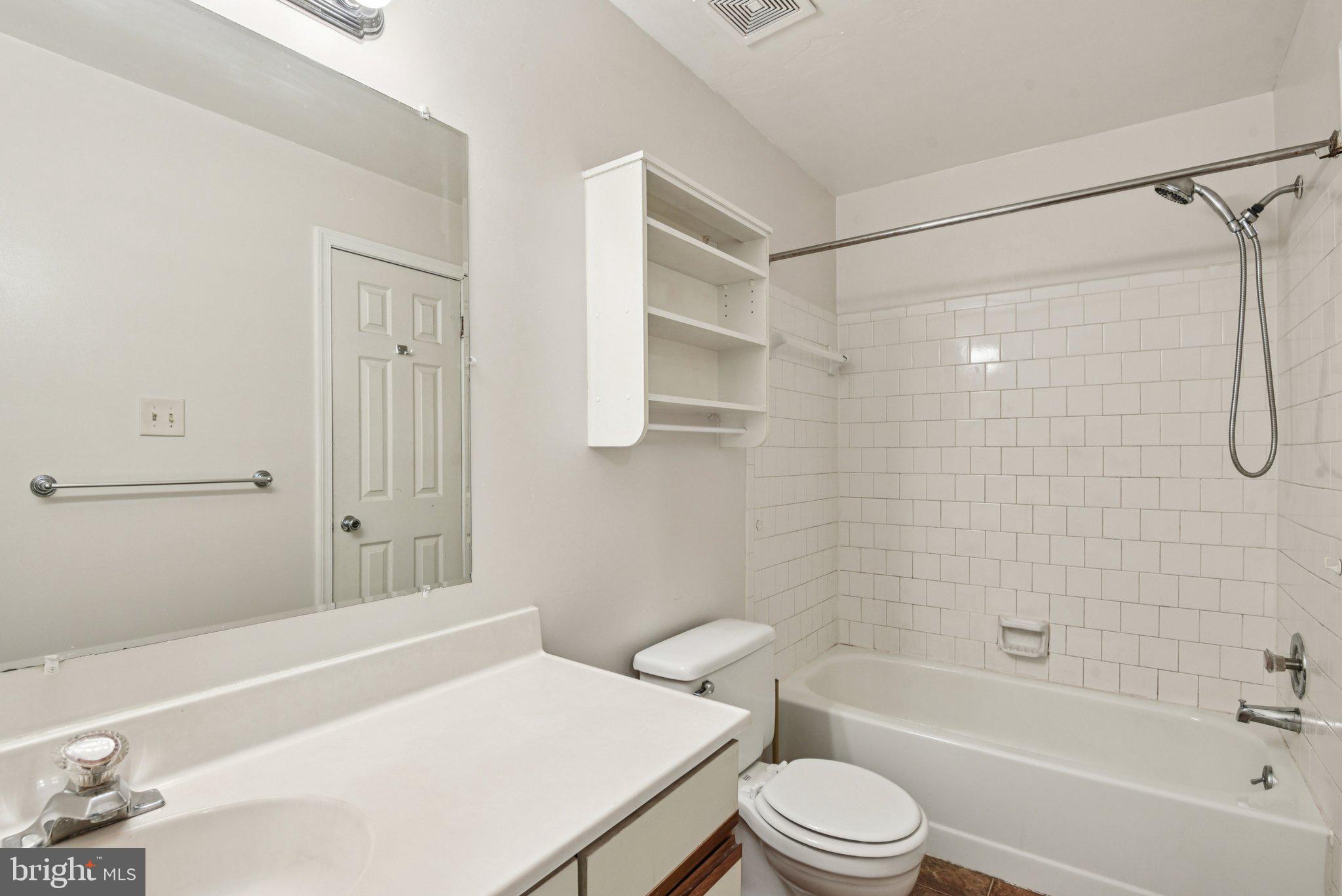 RIVERCHASE CONDOS - Residential