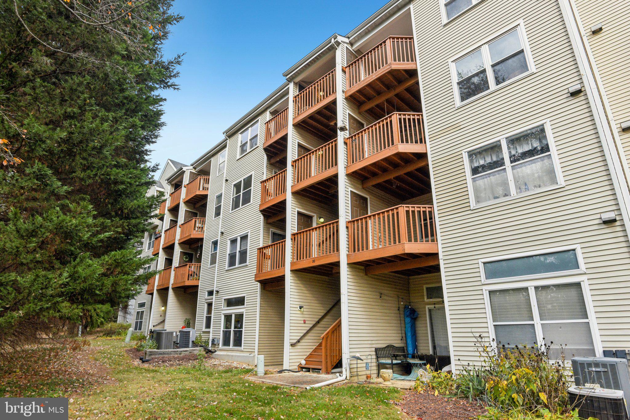 RIVERCHASE CONDOS - Residential