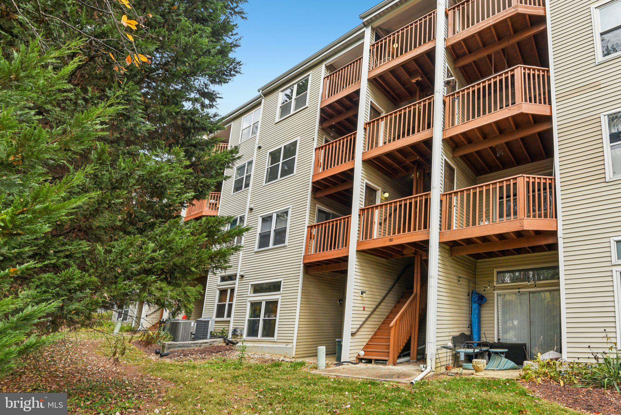 RIVERCHASE CONDOS - Residential