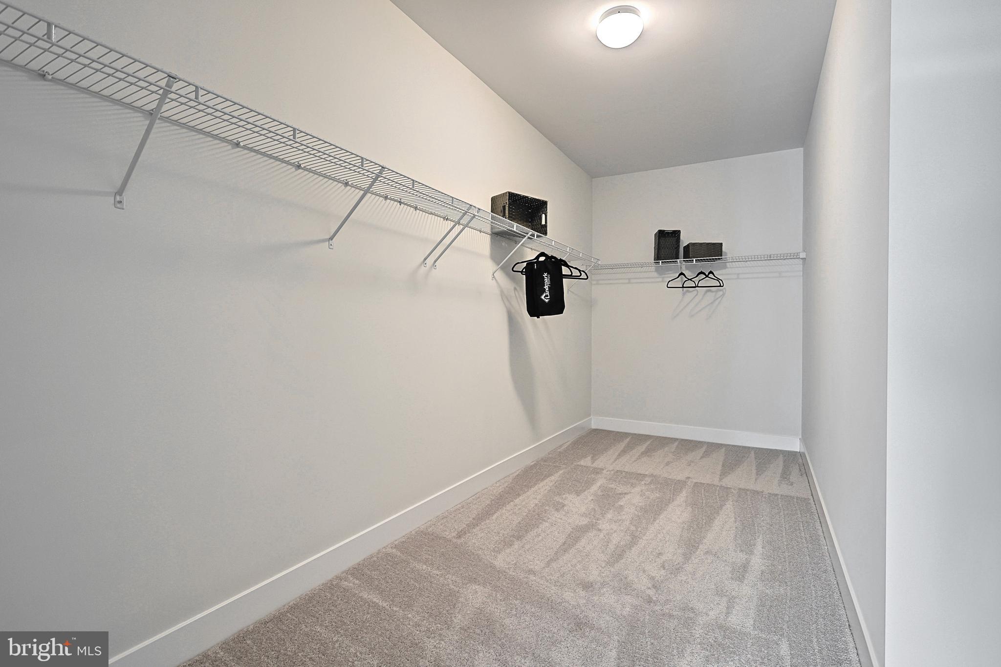 AUTUMN CHASE - Residential