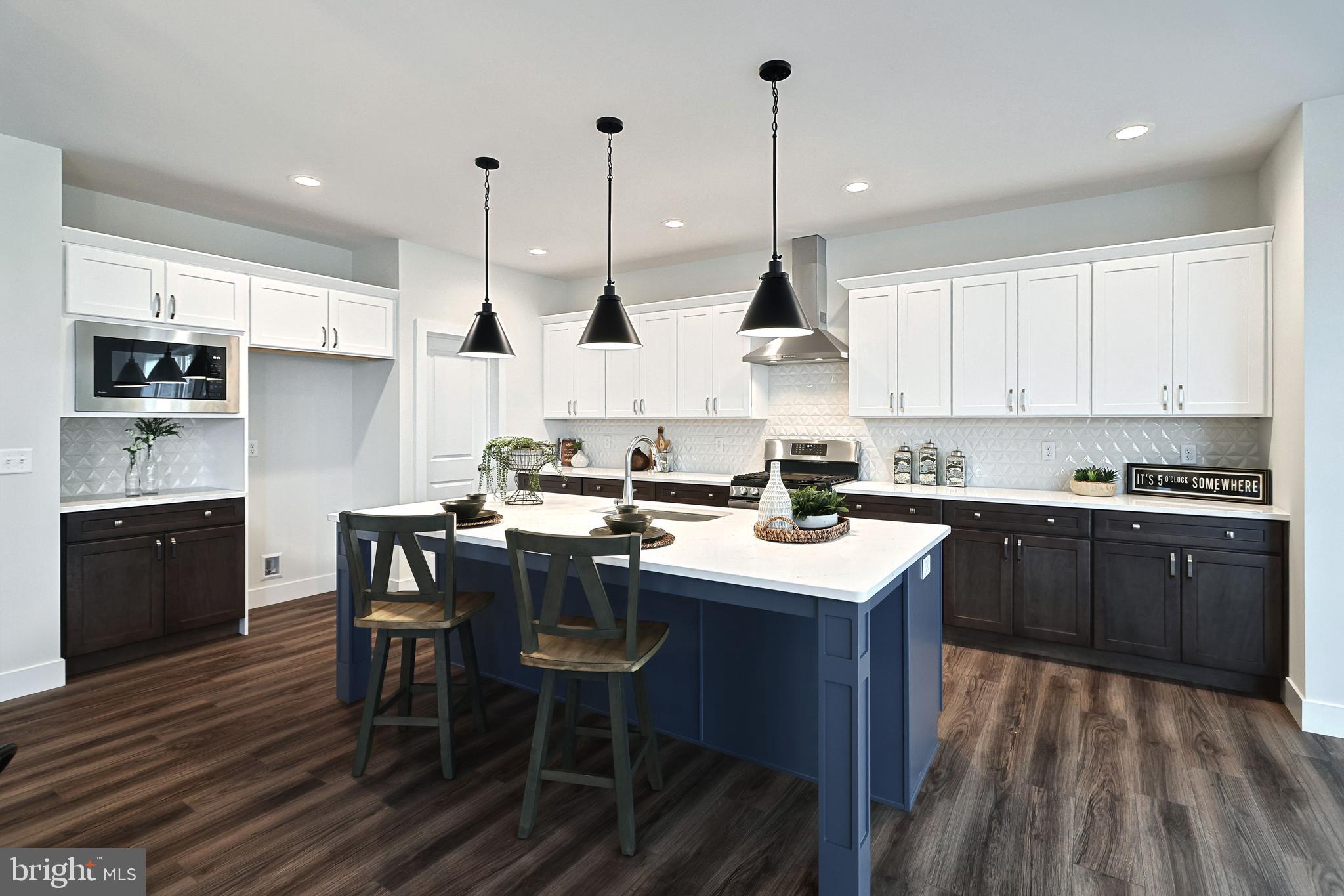 AUTUMN CHASE - Residential