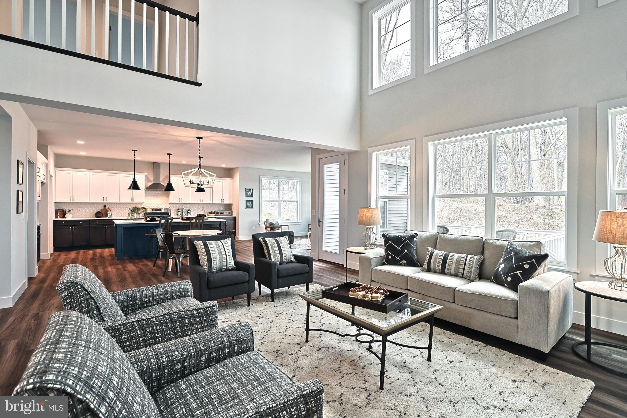 AUTUMN CHASE - Residential