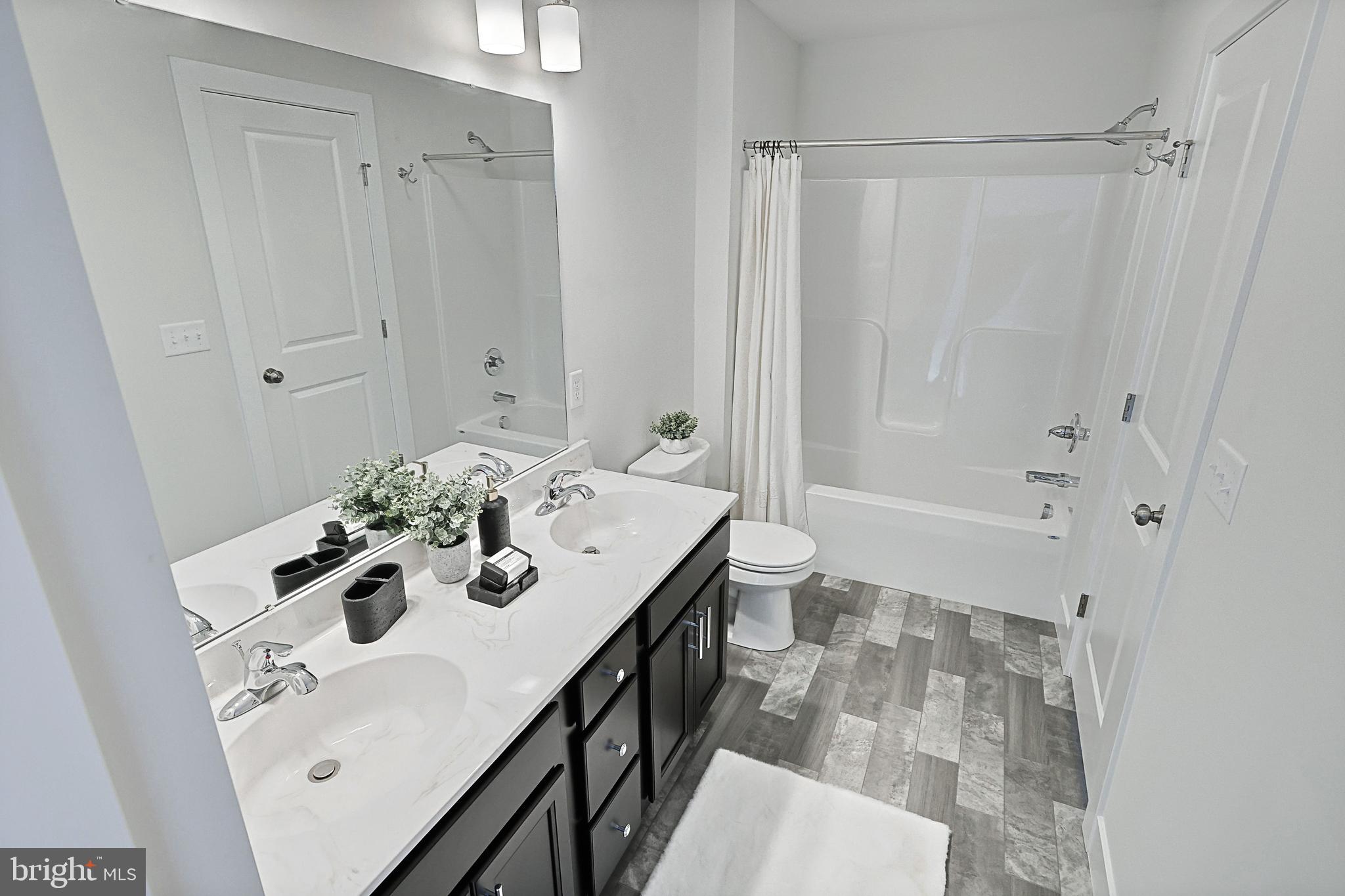 AUTUMN CHASE - Residential