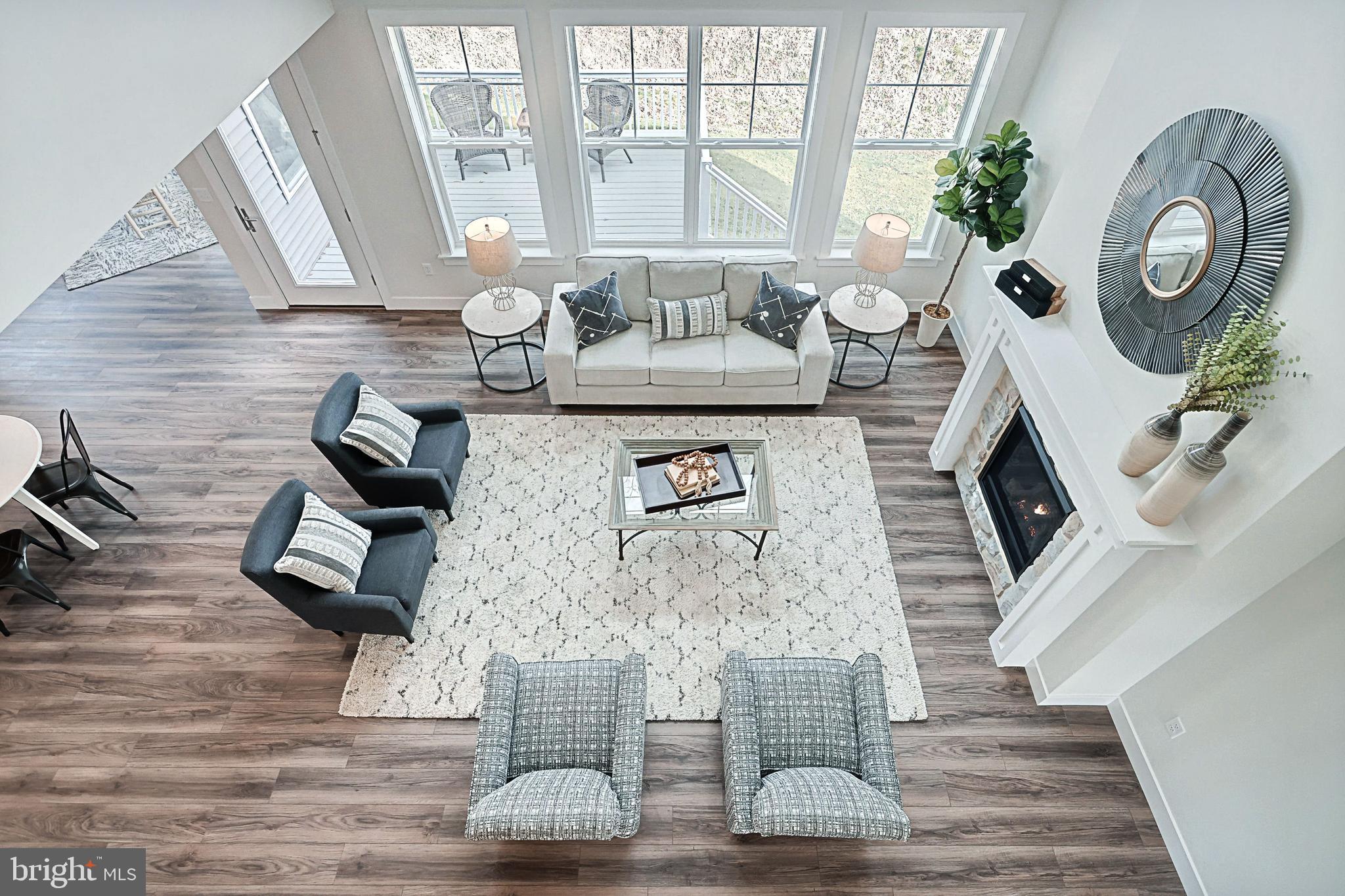 AUTUMN CHASE - Residential