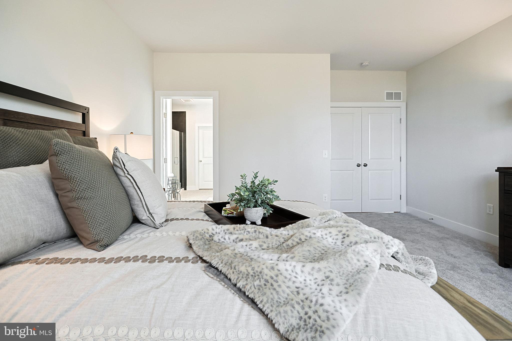 AUTUMN CHASE - Residential