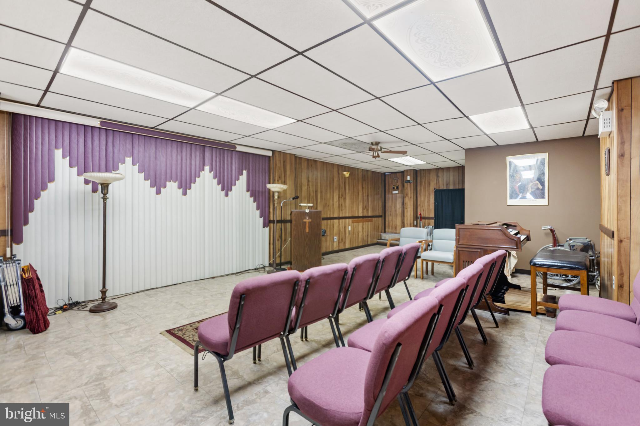 WEST OAK LANE - Commercial Sale