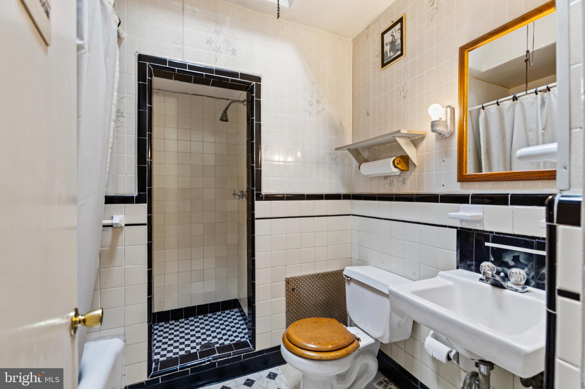 WEST OAK LANE - Commercial Sale